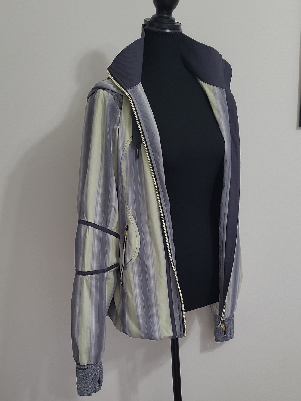 Lululemon Run Track & Field Jacket - Picture 3 of 13